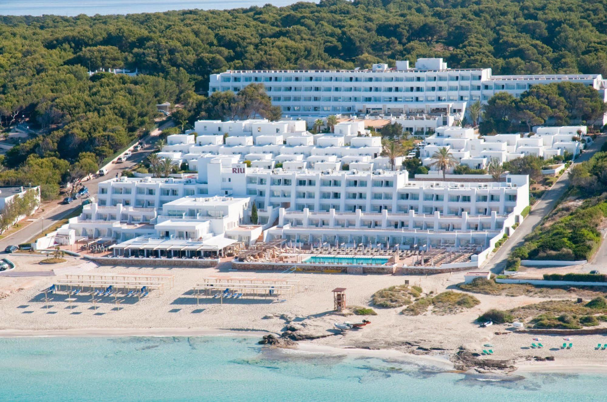 Riu La Mola Hotel Playa Migjorn Exterior photo